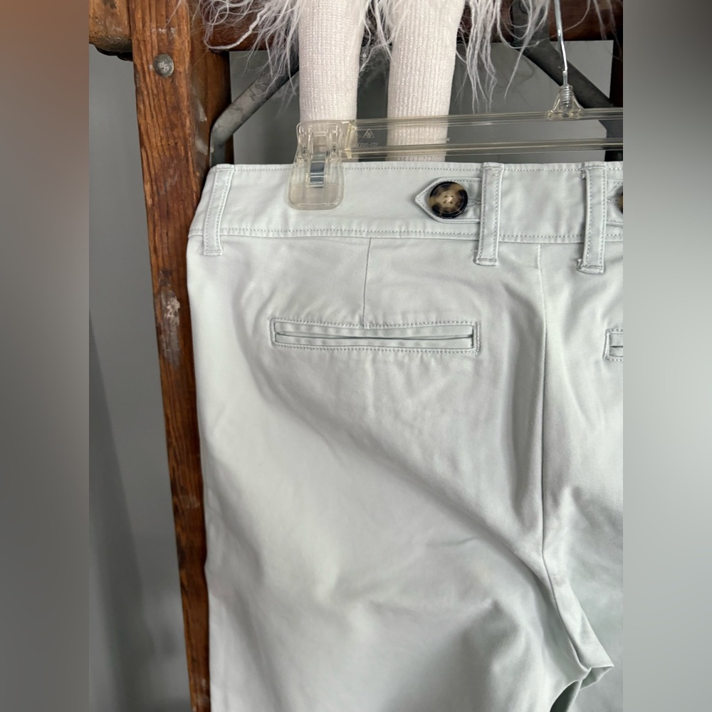 Women’s Light tan Shorts size 4 from Eddie Bauer - Picture 7 of 8